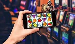 Filipino player completing a PHP withdrawal on 99maya using a mobile phone